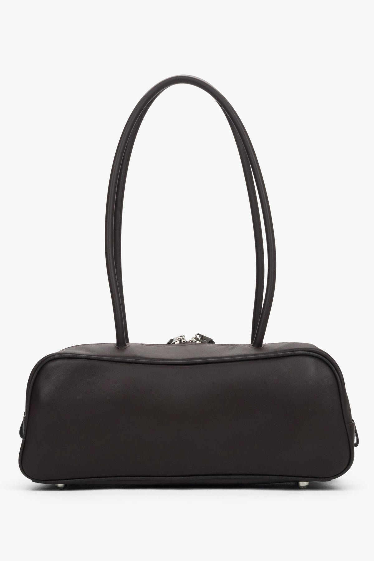 Dark brown leather bag Estro with a modern design. An ideal accessory for urban outfits.