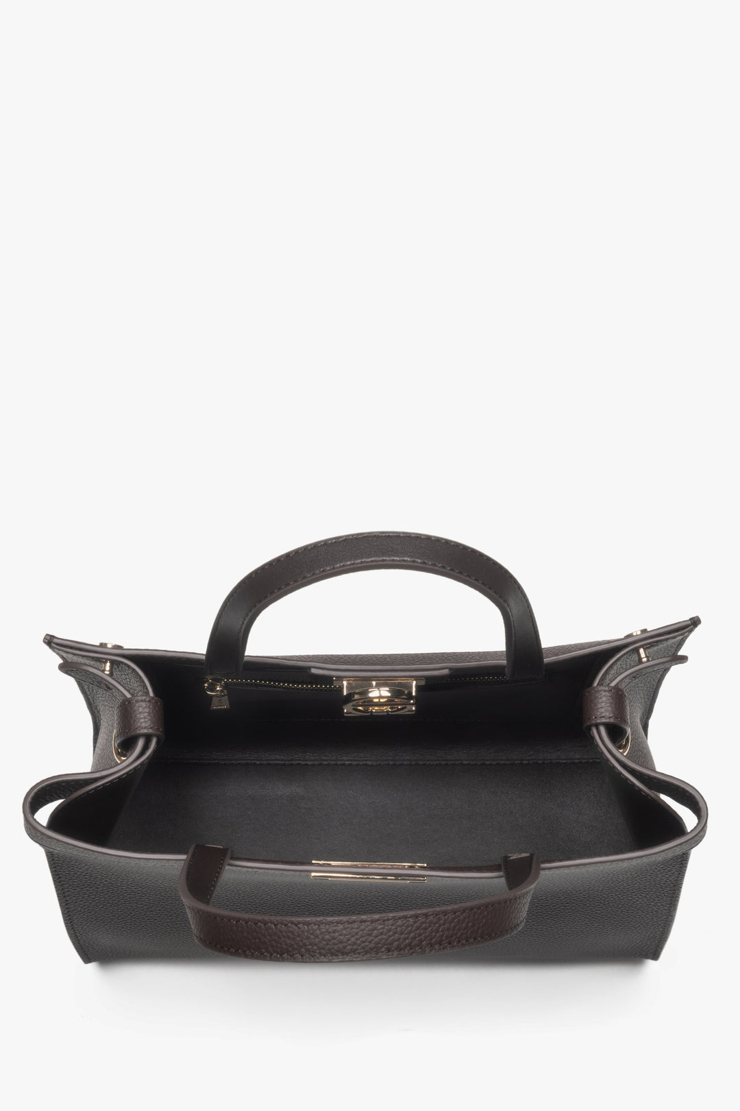 Versatile carrying options with a short handle and adjustable shoulder strap.