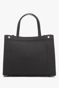 Compact yet functional interior with pockets for organized everyday essentials.