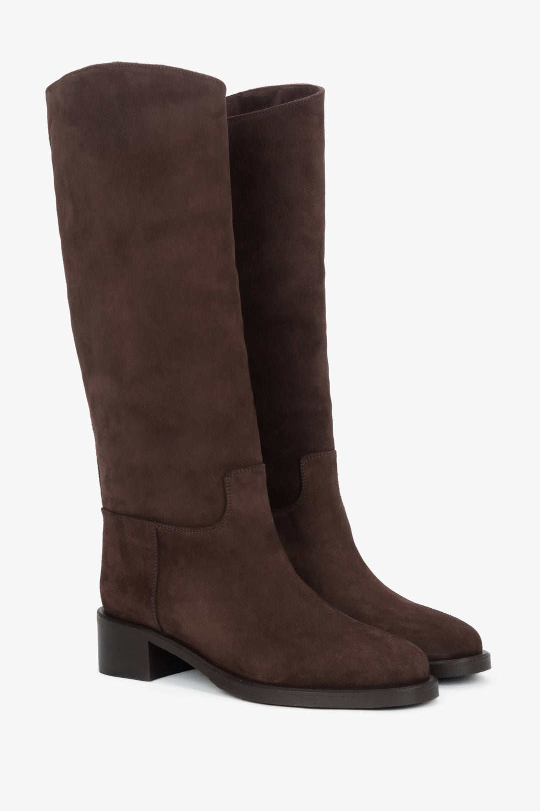 Estro – women’s dark brown knee-high boots made of natural velour with a low heel.