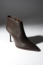 Women’s Dark Brown Low High-Heeled Ankle Boots in Genuine Leather with a Pointed Toe Estro ER00118450.