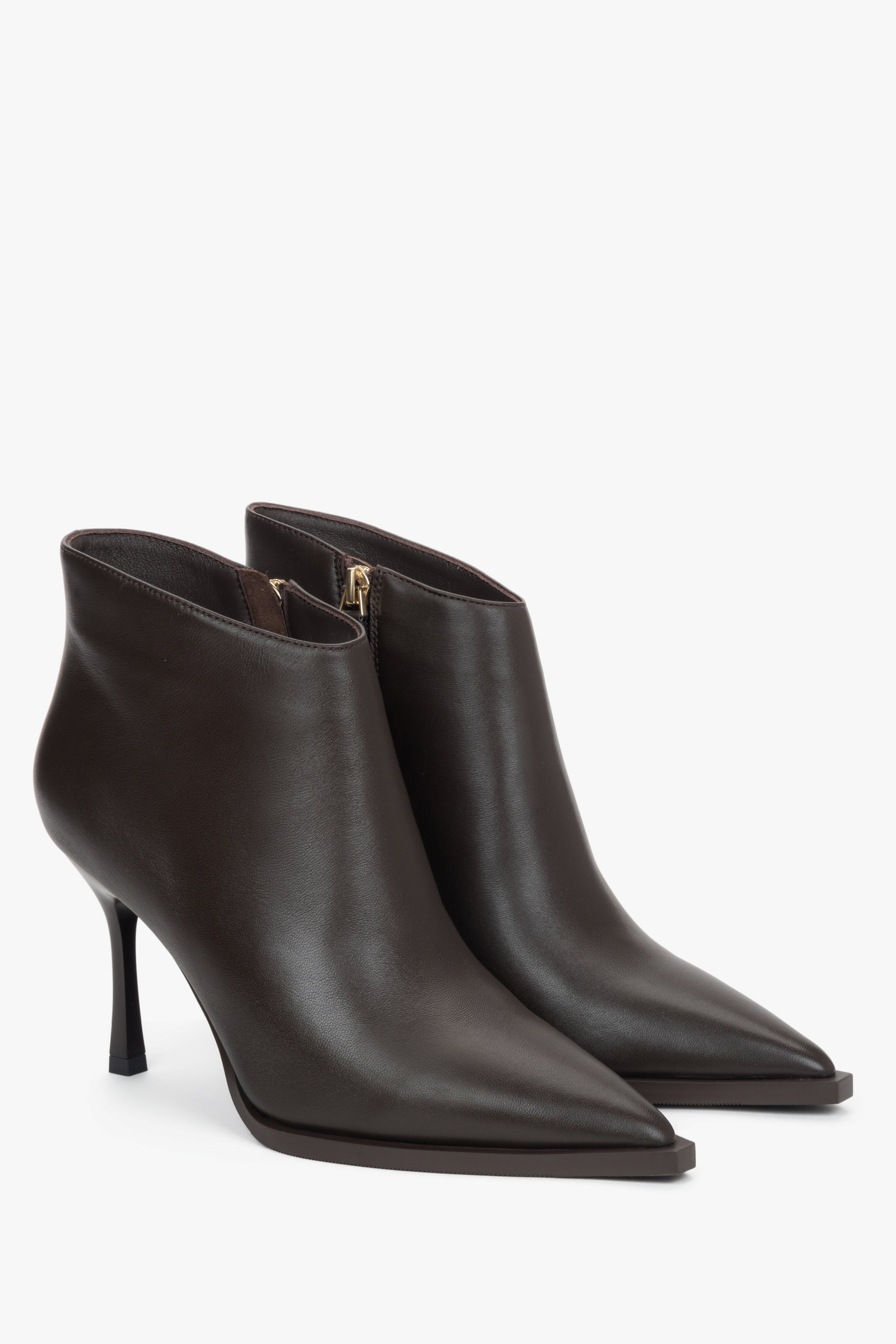 Pointed-toe low dark brown women’s high-heeled ankle boots in genuine leather Estro.