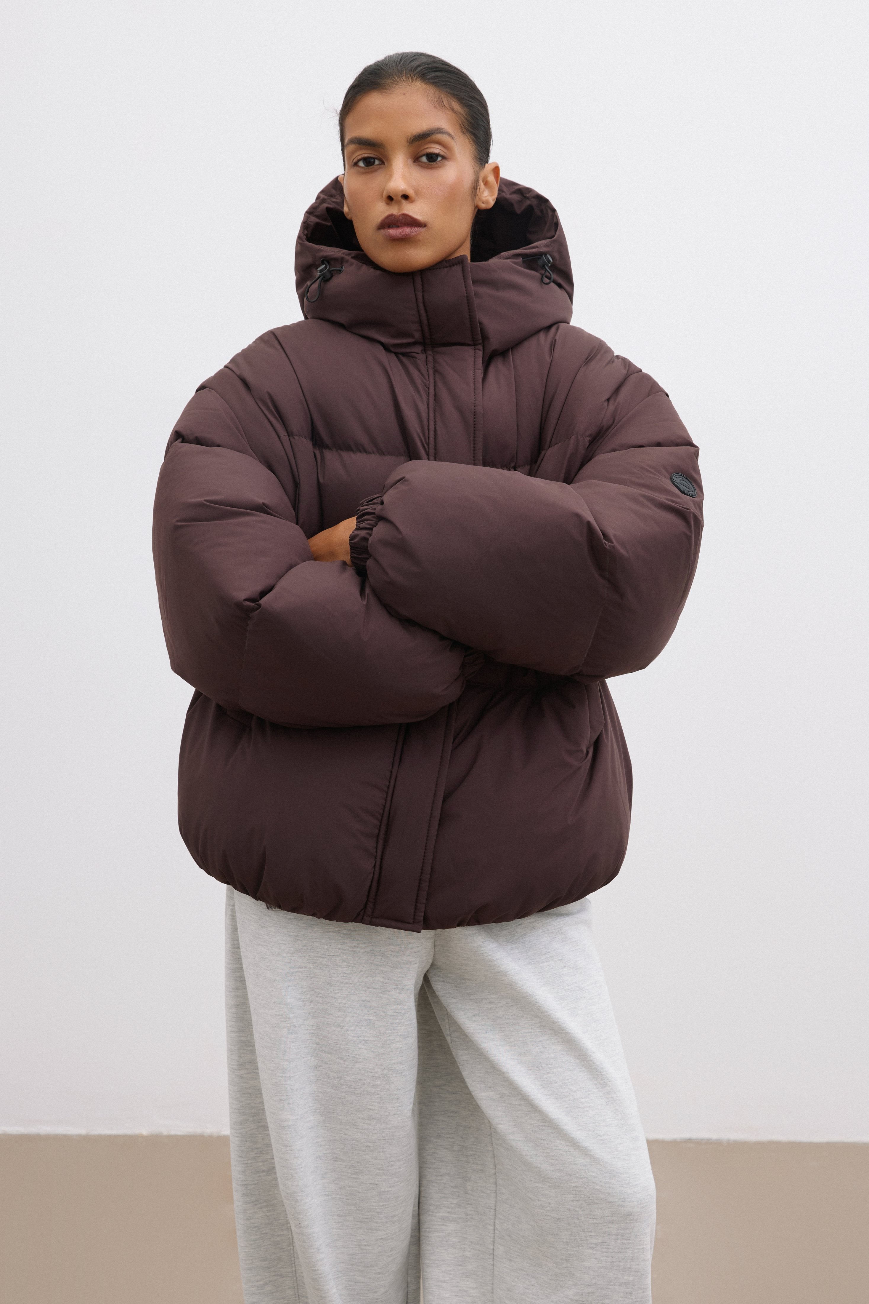 Dark Brown Women's 2-in-1 Oversized Jacket with Detachable Sleeves Estro.