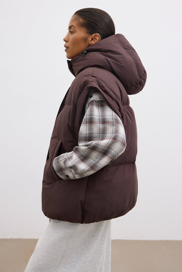 Women's Loose Fit Jacket with Detachable Sleeves in Dark Brown Estro.