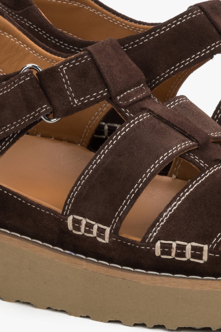 Women’s dark brown platform sandals in natural velour – details.
