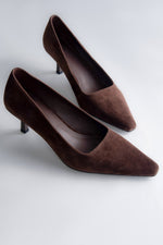 Women’s Dark Brown Pointed Toe Heels made of Soft Genuine Velour Estro ER00117984.
