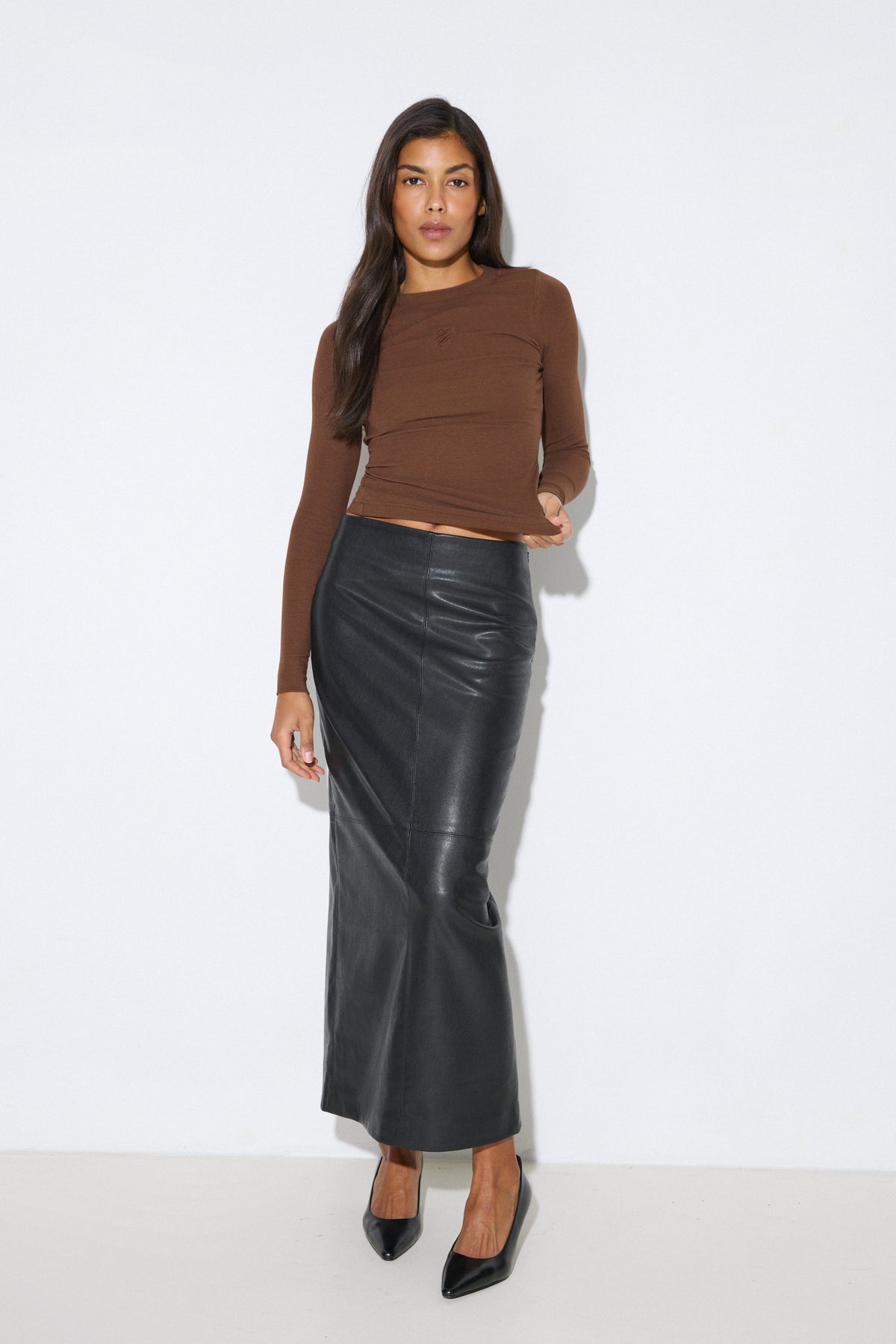 Dark brown ribbed cotton-viscose women's long-sleeve top by Estro Club - details.