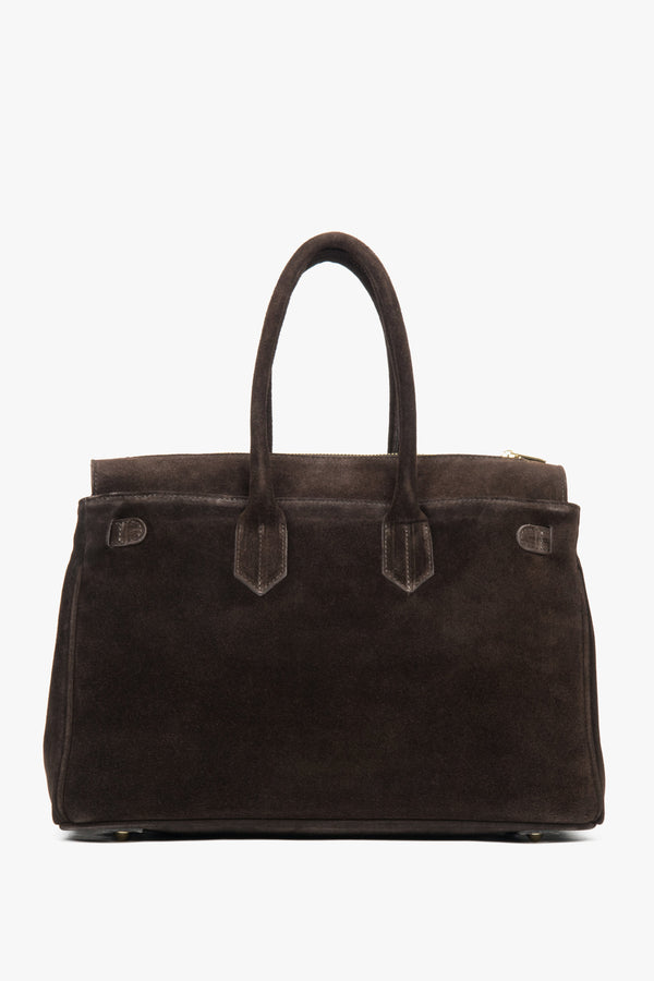 A sophisticated everyday companion — soft to the touch, beautifully structured, and handcrafted in Italy from premium natural velour.