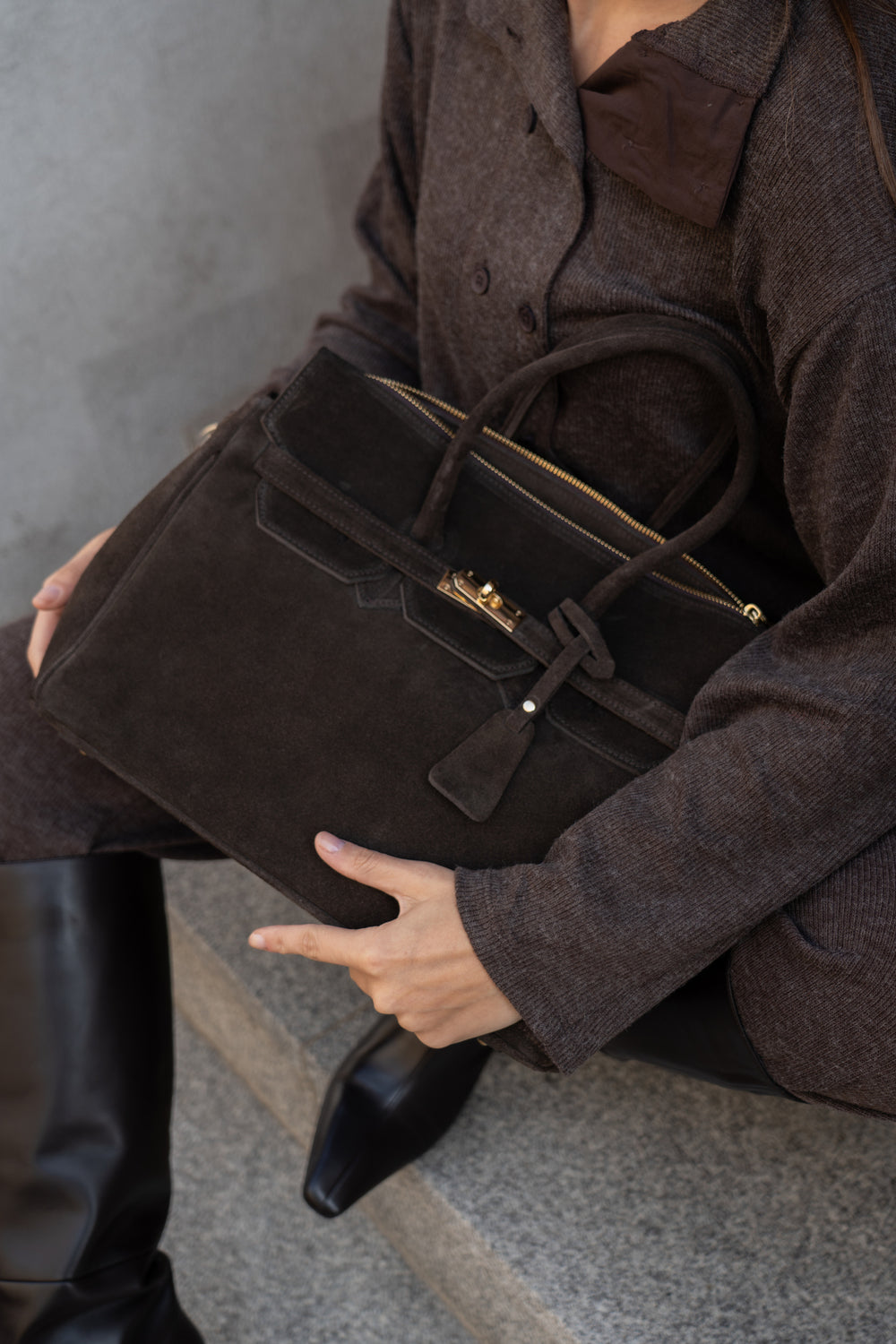 Women's Dark Brown Satchel Handbag made of Premium Italian Velour Estro ER00117942.