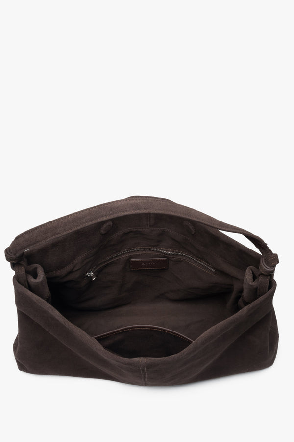 Genuine velour dark brown shopper bag with two pockets and magnetic snap closure, Estro.