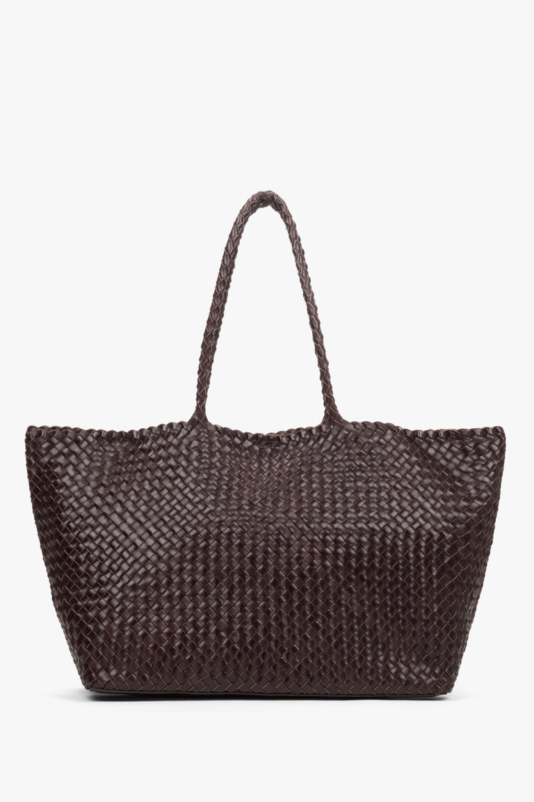 Dark brown women’s shopper bag in woven genuine leather with velour and textile.