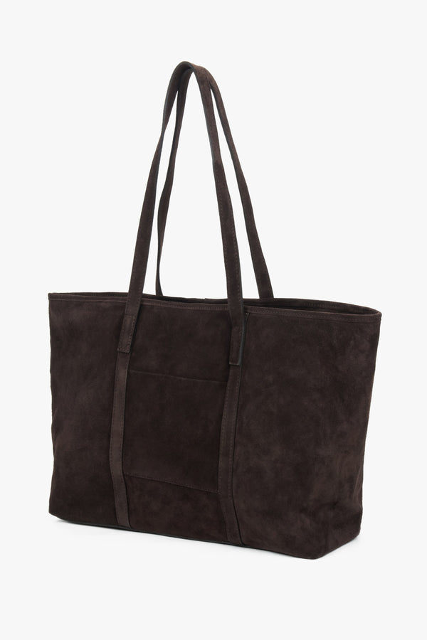 Women’s dark brown shopper bag from Estro, made of Premium Italian genuine velour.