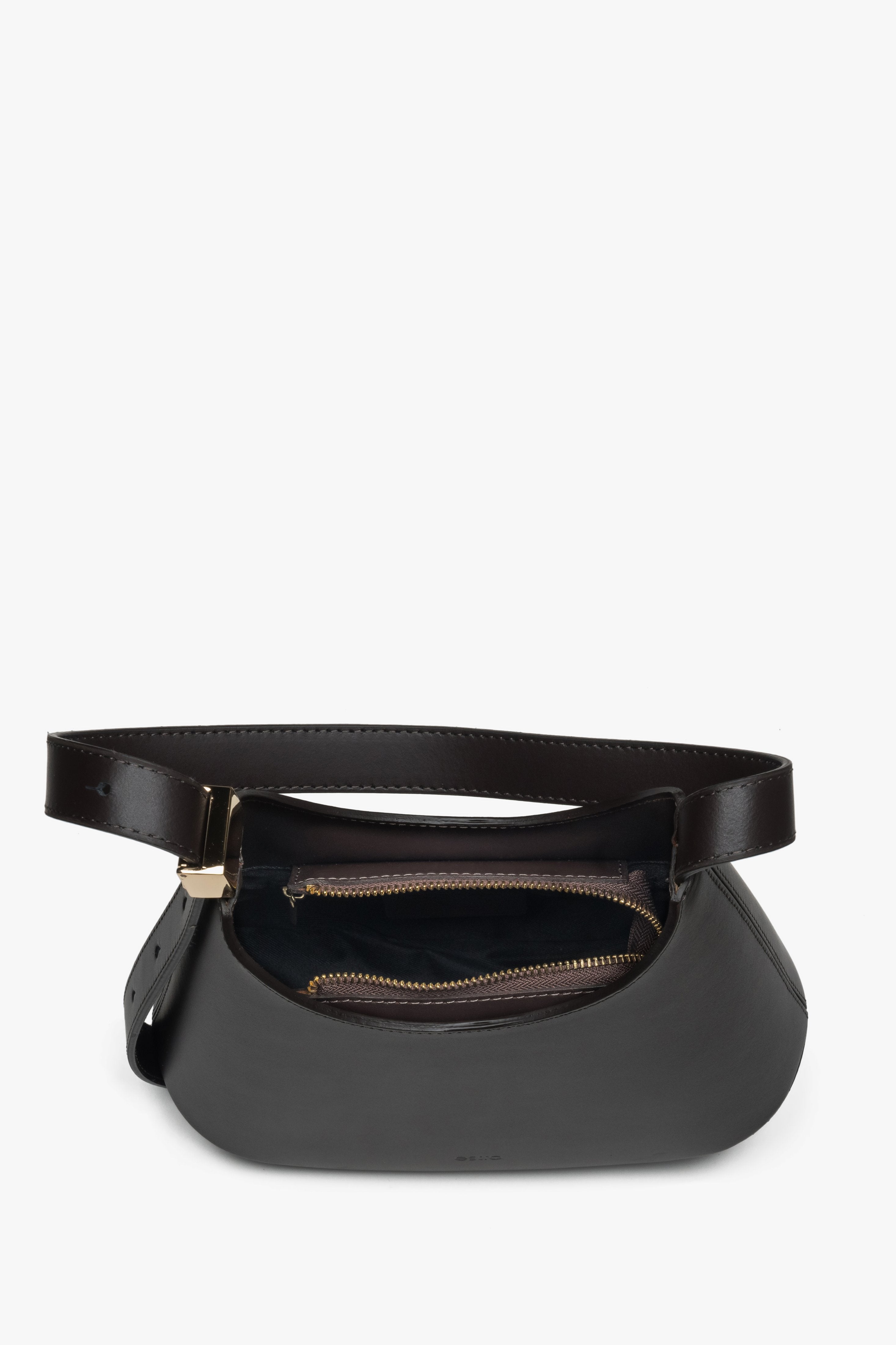 Dark brown women's shoulder bag by Estro, made of Premium Italian genuine leather.