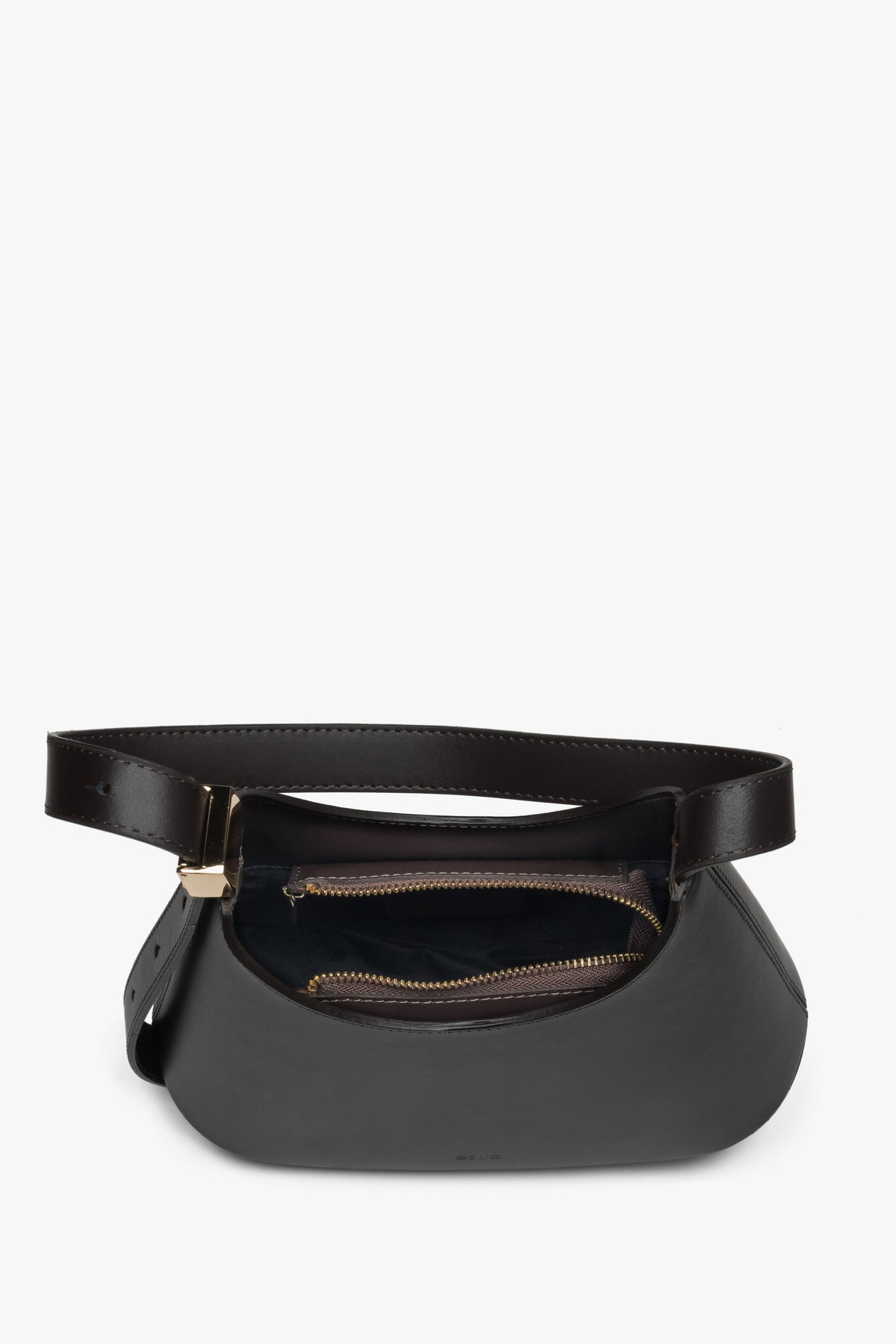 Dark brown women's shoulder bag by Estro, made of Premium Italian genuine leather.