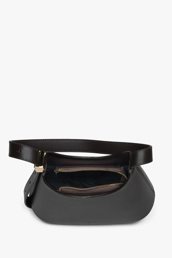 Dark brown women's shoulder bag by Estro, made of Premium Italian genuine leather.
