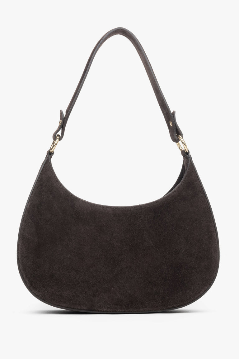 A slim dark brown shoulder bag that blends minimalism with timeless sophistication.