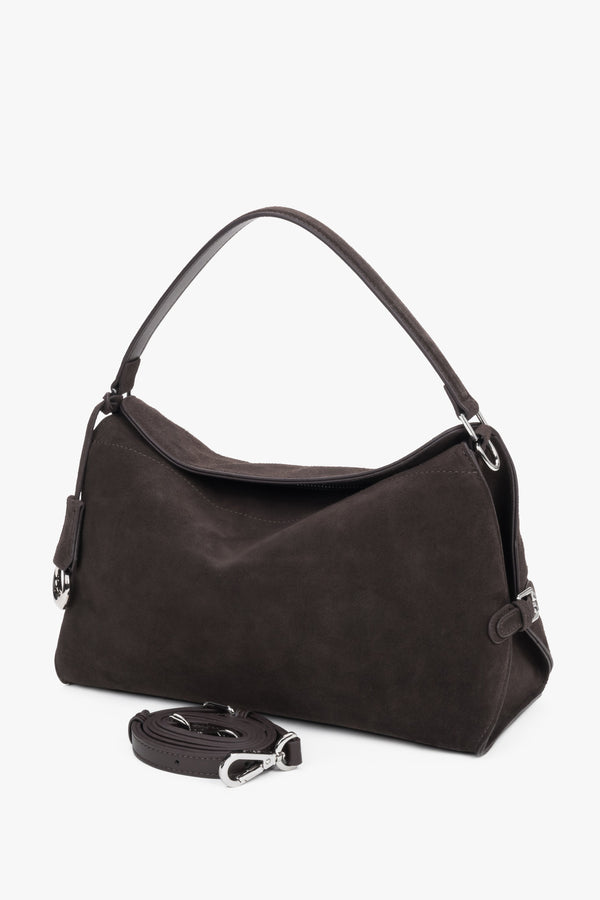 Women’s dark brown shoulder bag made of genuine velour by Estro.
