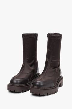 Elegant dark brown Estro women's ankle boots with an elastic upper.