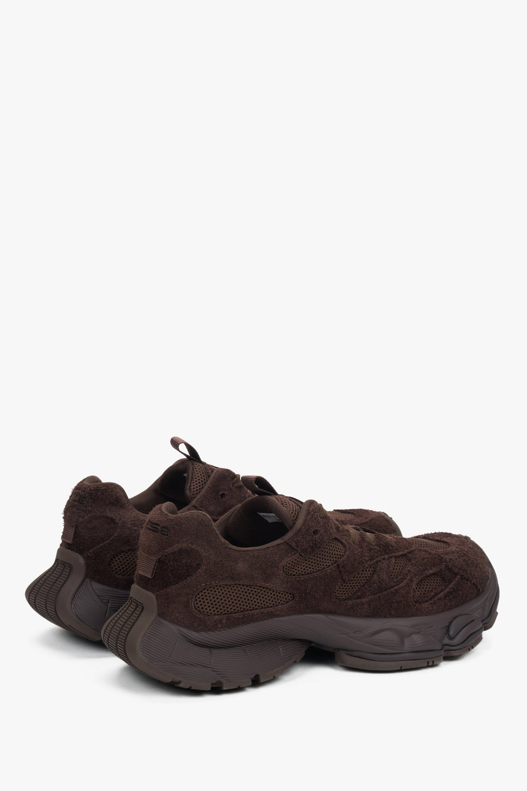 Women's dark brown velour sneakers ES8 – lifestyle shot showcasing the natural movement and flexibility of the platform.