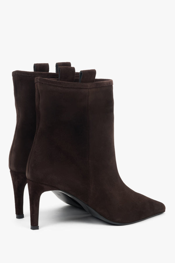 Made of genuine velour, dark brown women’s stiletto ankle boots Estro ER00118242.