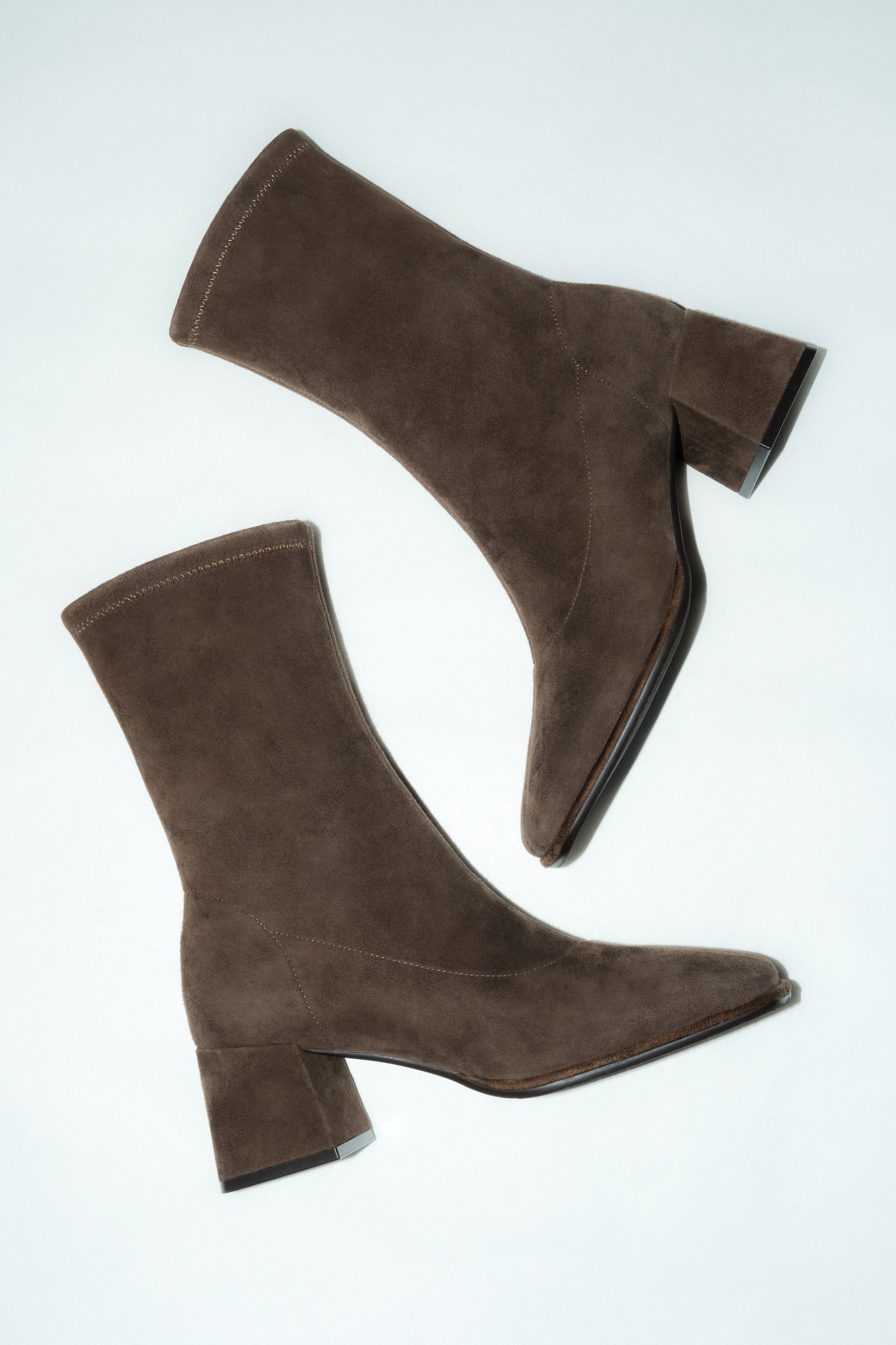 Women's Dark Brown Ankle Boots in Genuine Velour with a Stable Square Heel Estro ER00118397.