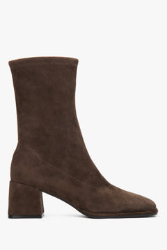 Women’s dark brown ankle boots in natural velour with a stable square heel Estro.