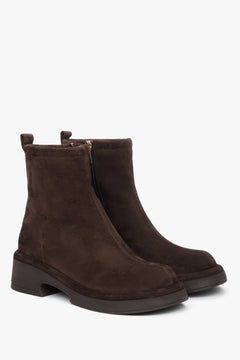Estro ER00118228 – women's dark brown ankle boots made of genuine velour with a functional heel.