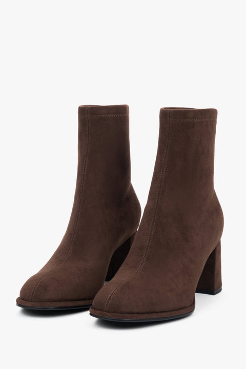 Made of genuine velour, dark brown women’s ankle boots on a stable block heel, Estro.