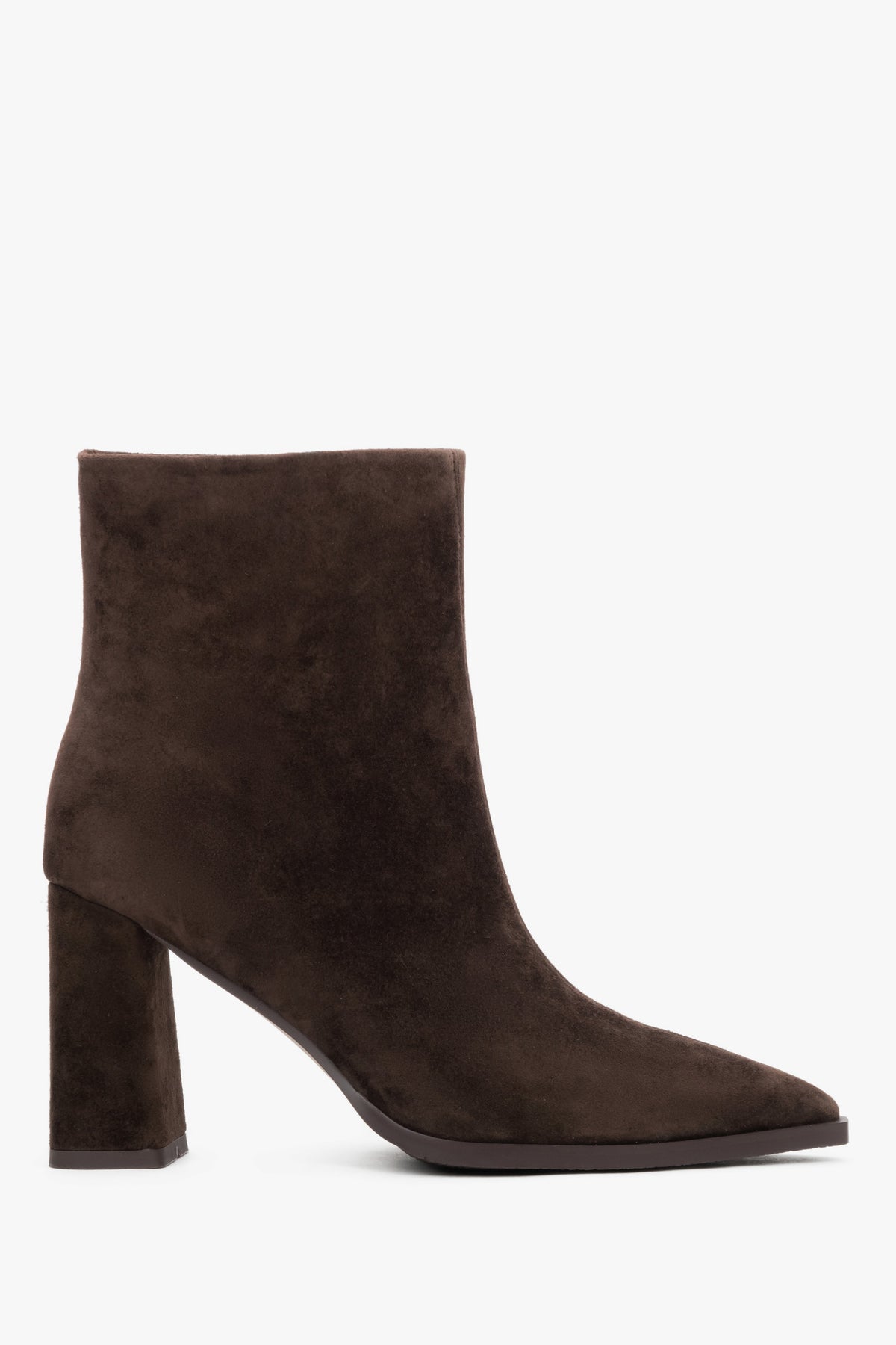 Women’s ankle boots Estro, dark brown, block heel, made of genuine velour.