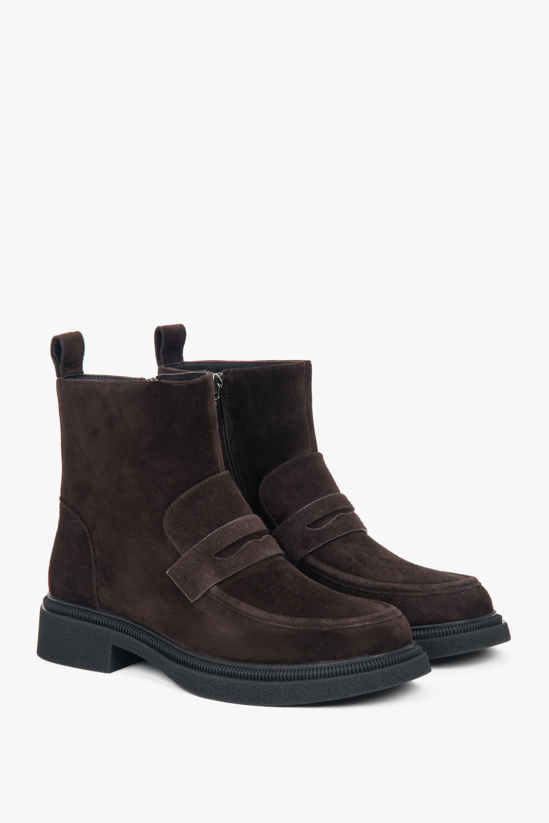 Women's dark brown ankle boots made of genuine velour with light insulation Estro ER00118185.