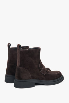 Women's dark brown ankle boots with light insulation, made of genuine velour, Estro ER00118185.