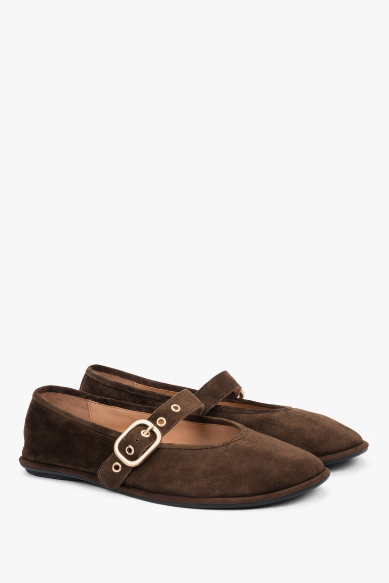 Women's ballet flats, dark brown, velour, with a gold buckle, Estro.