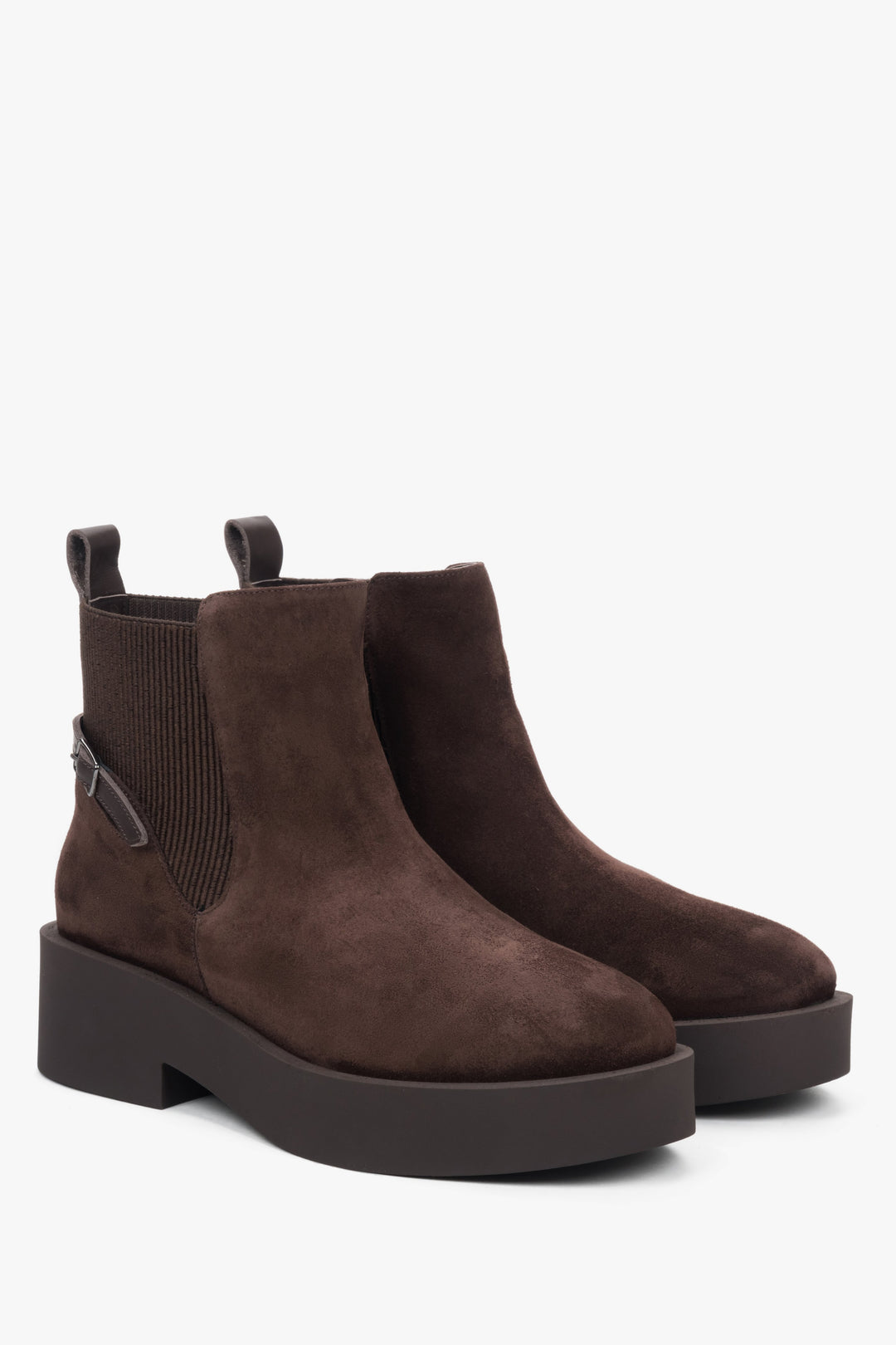 Estro ER00118241 – women's dark brown Chelsea boots on a chunky sole made of genuine velour.