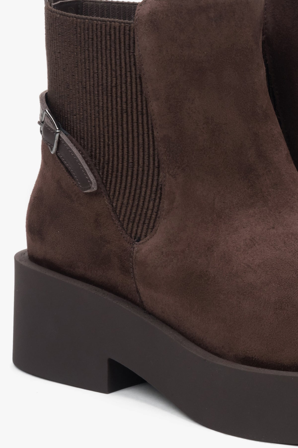 Women's Chelsea boots Estro ER00118241, dark brown, on a chunky sole, made of genuine velour.