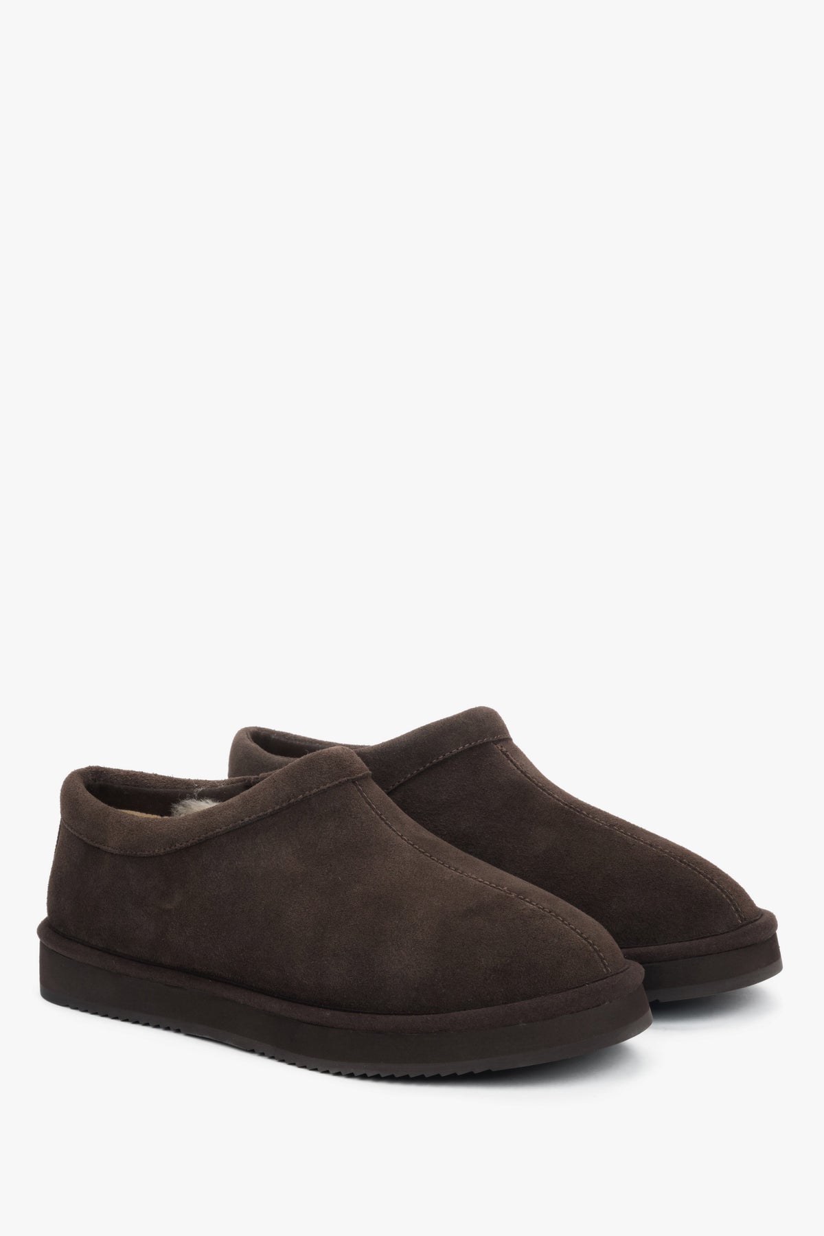 Women's dark brown velour clogs with fur lining on a flexible platform Estro.