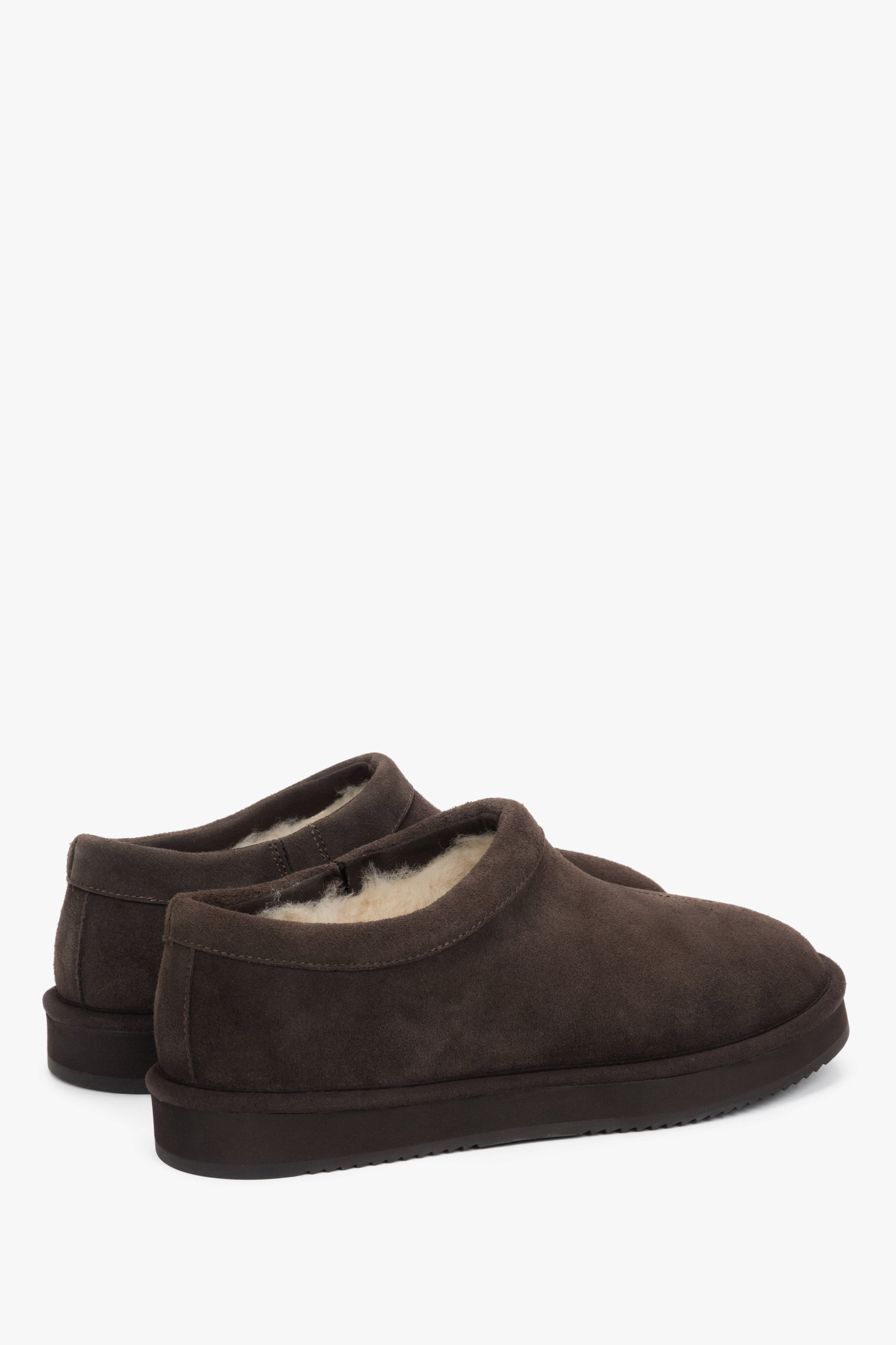 Women's clogs Estro, brown, velour, with fur lining on a flexible platform.