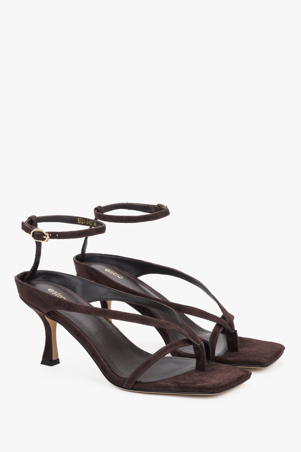 Women’s brown heeled sandals with a 7.5 cm sculpted heel – 100% genuine velour by Estro.