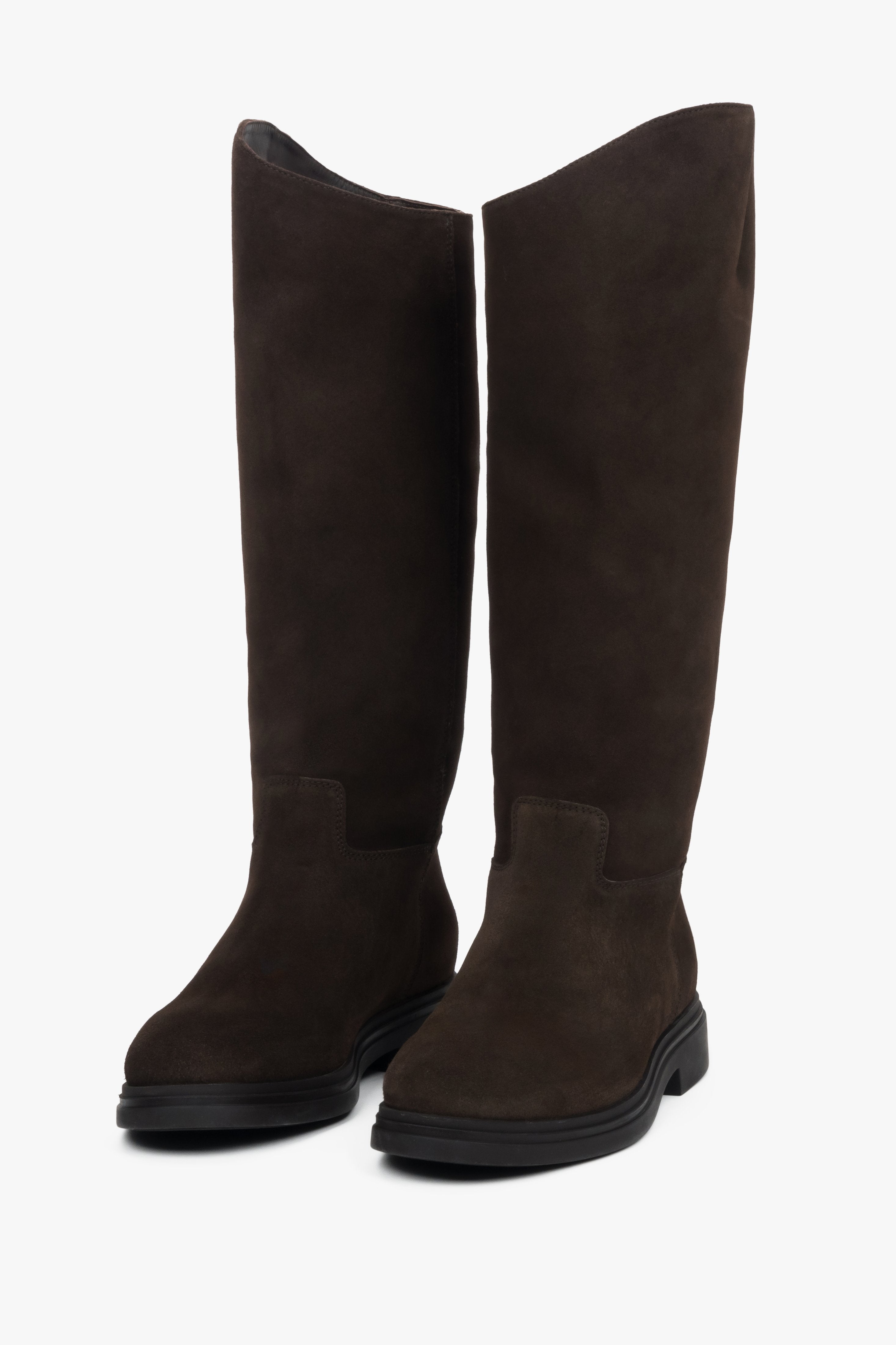Women’s dark brown, warm boots in premium Italian genuine velour Estro.