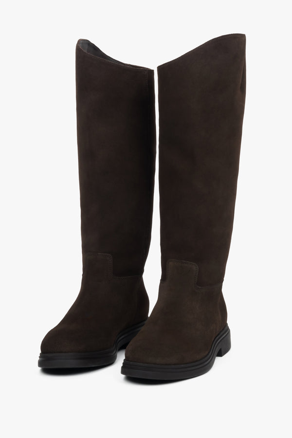 Women’s dark brown, warm boots in premium Italian genuine velour Estro.
