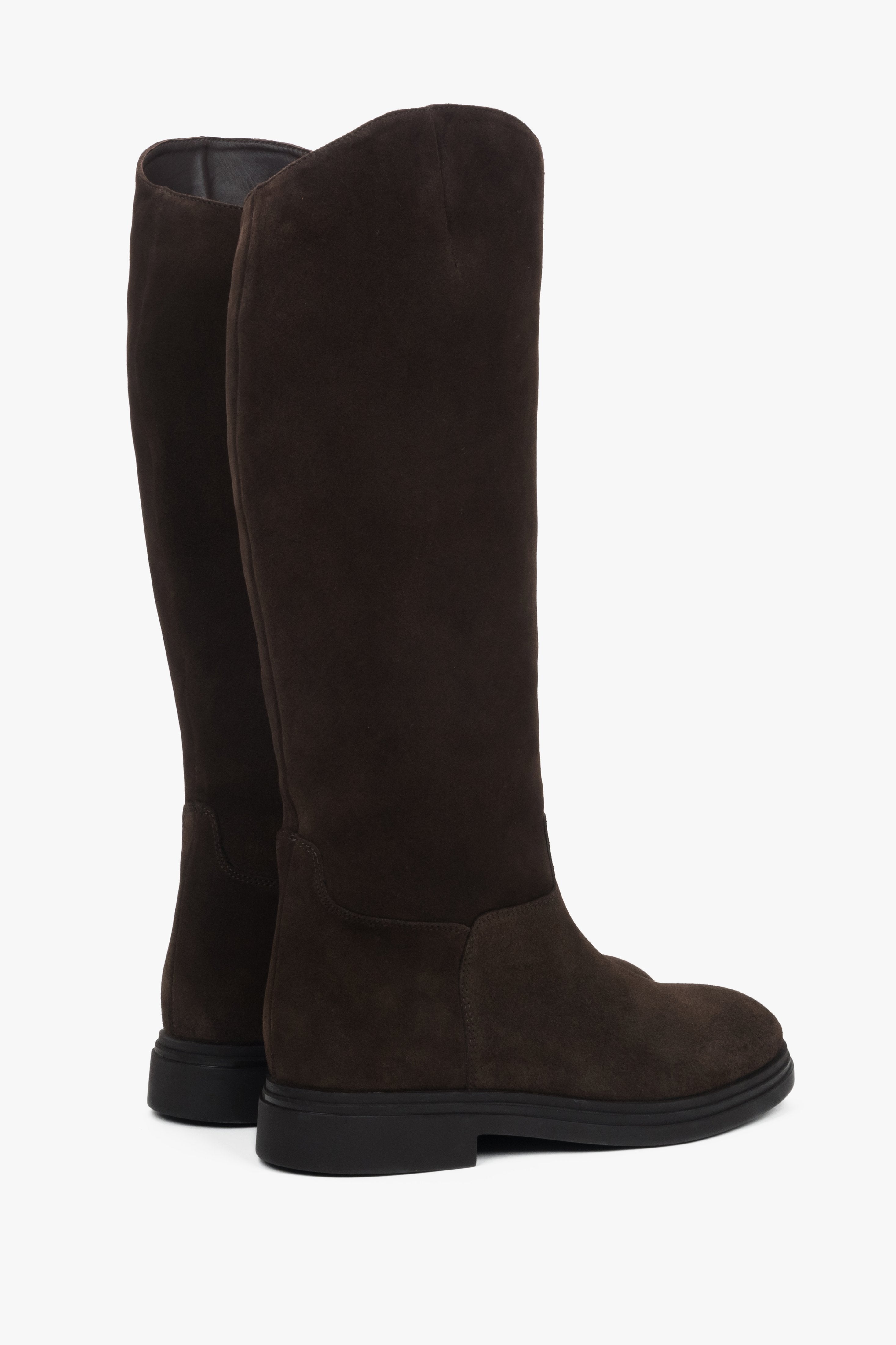 In premium Italian genuine velour, dark brown, warm women’s boots Estro.