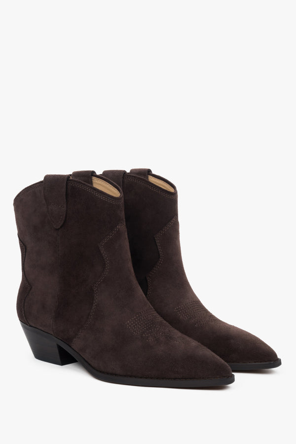 Women’s low, dark brown cowboy boots made of genuine velour Estro.