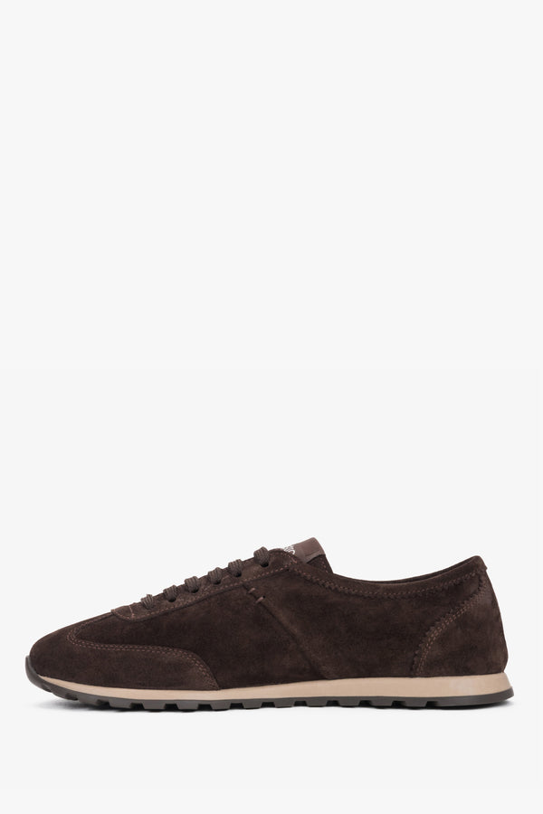 Elegant dark brown velour low-top trainers for women with leather interior.