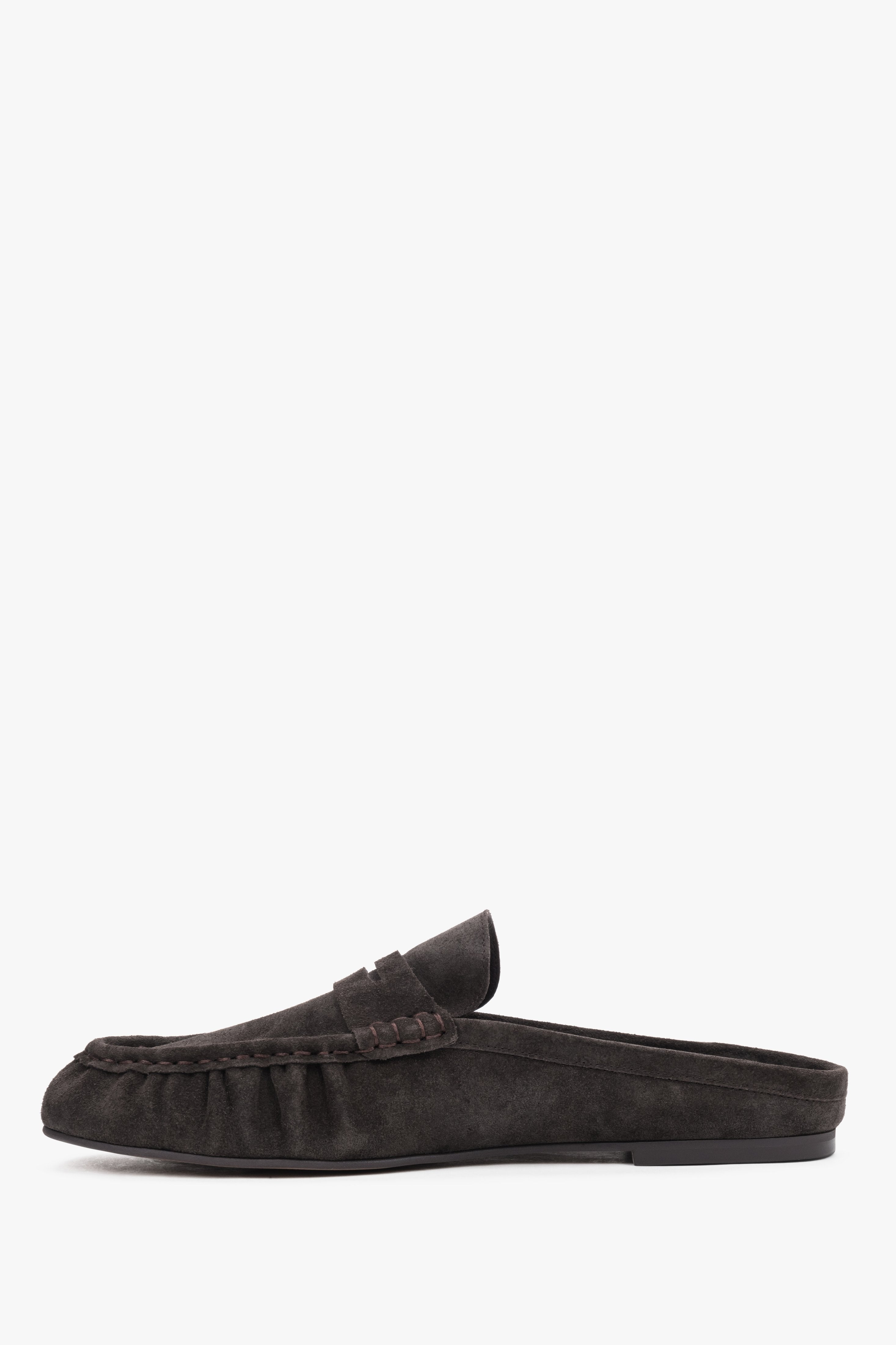 Elegant slip-on women's mules with a low, stable sole and a luxurious finish.