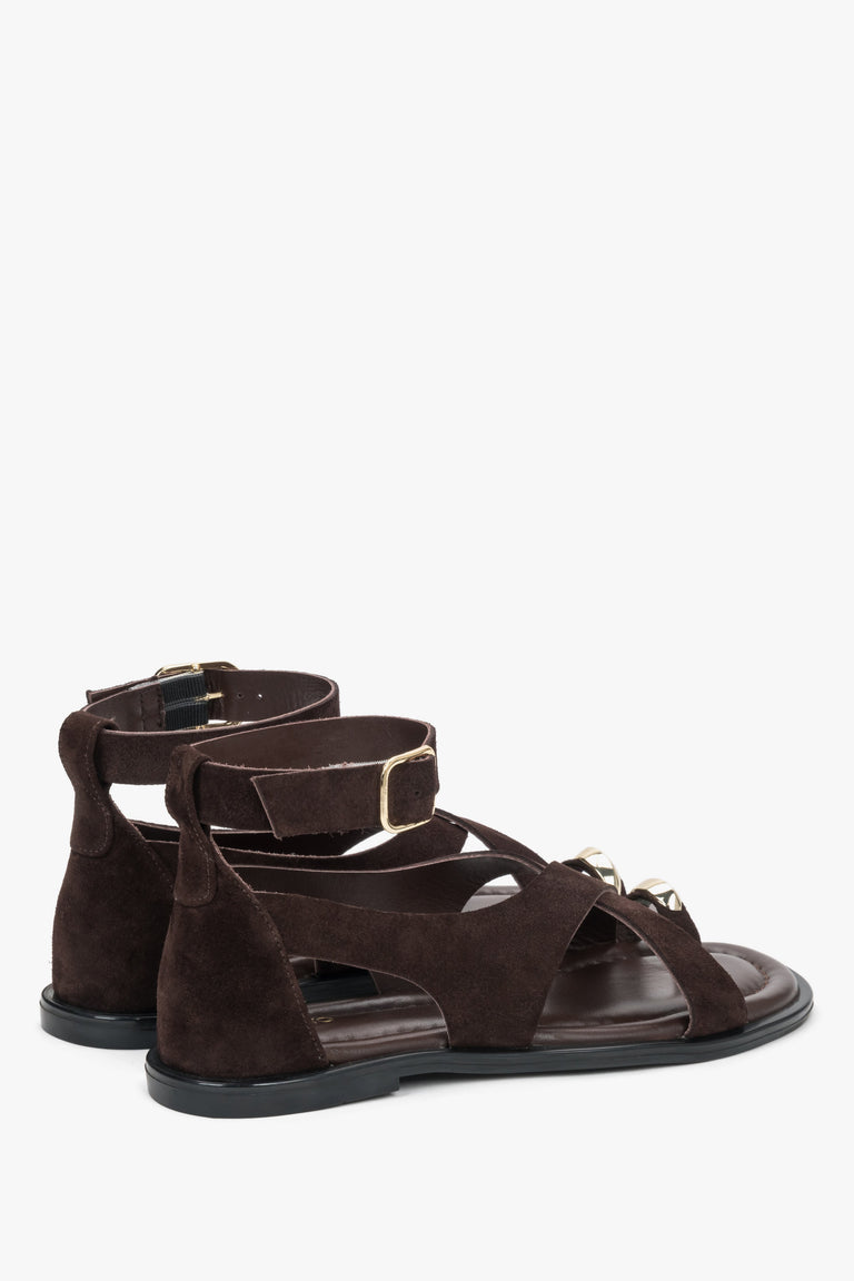 Soft dark brown women’s Estro fisherman-style sandals made of natural velour.