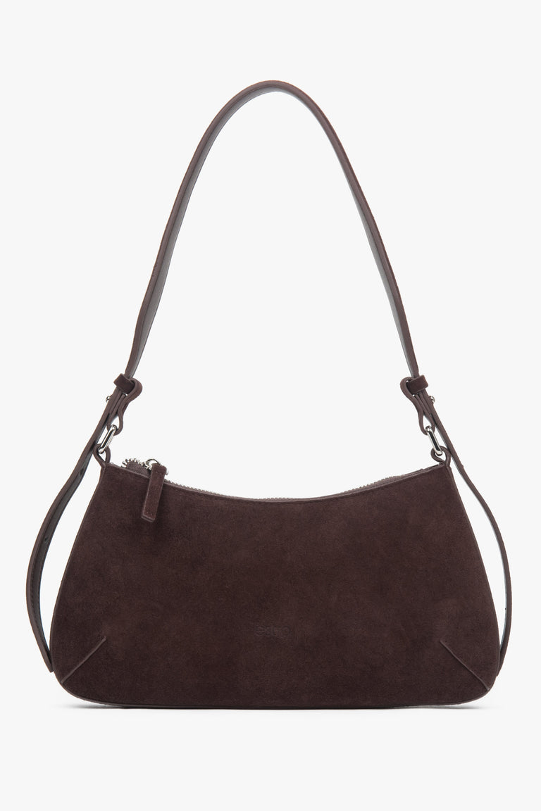Dark brown Estro women’s shoulder bag made of velour.
