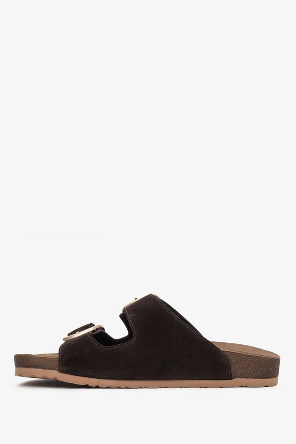 A profile shot of the brown women's slides highlighting the flexible TPU sole and the comfortably contoured insole.