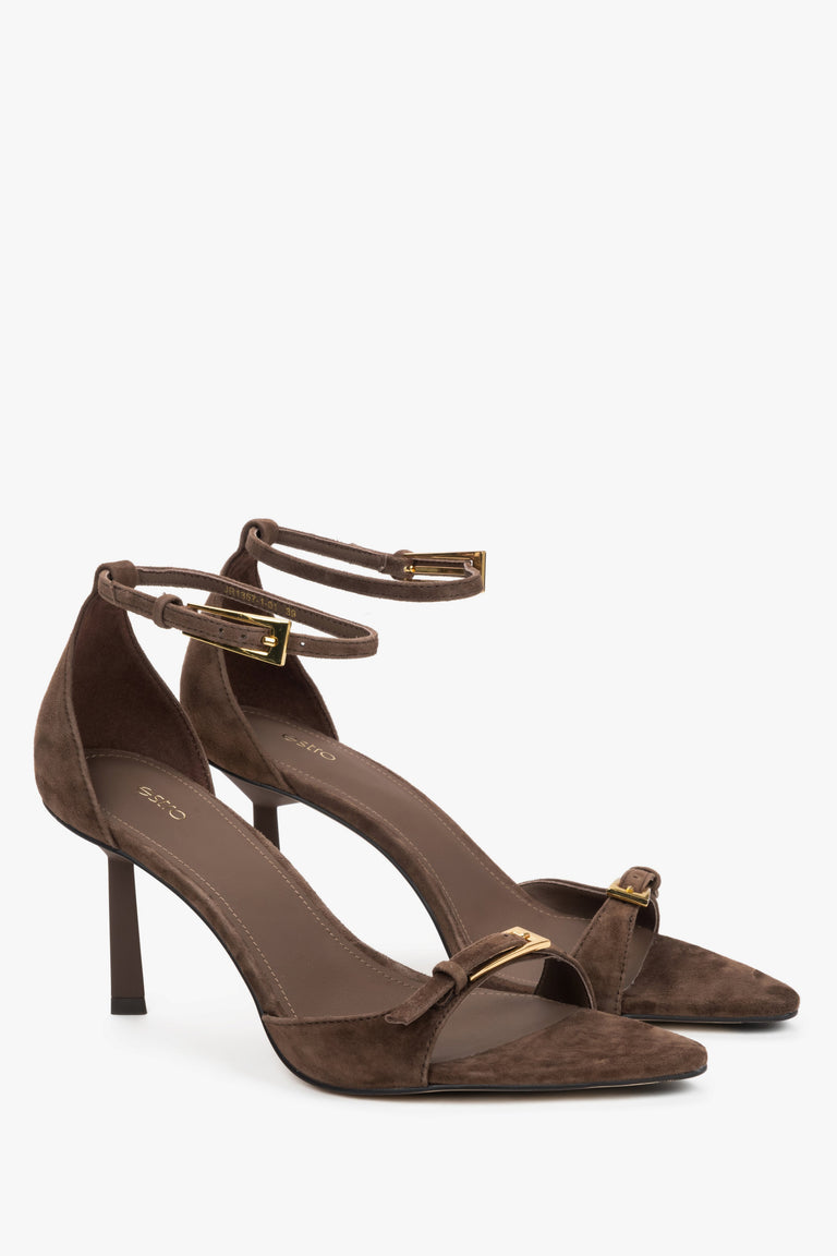 Women’s dark brown velour sandals with 8 cm stiletto heel and buckle fastening.