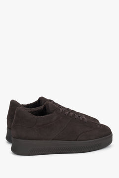Elegant dark brown women's velour sneakers with warm lining by Estro.