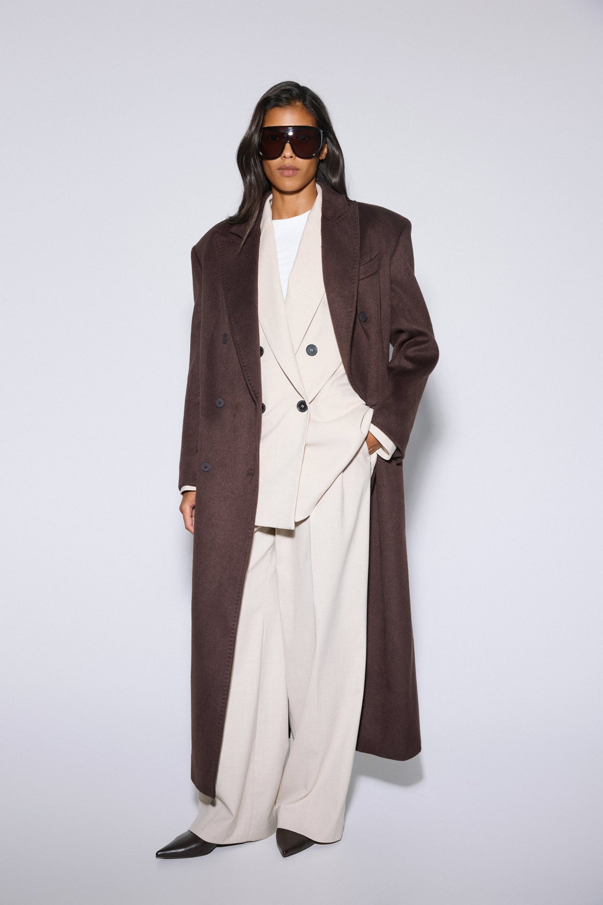 Women's dark brown wool and cashmere coat with broad shoulders Estro (ER00120603).