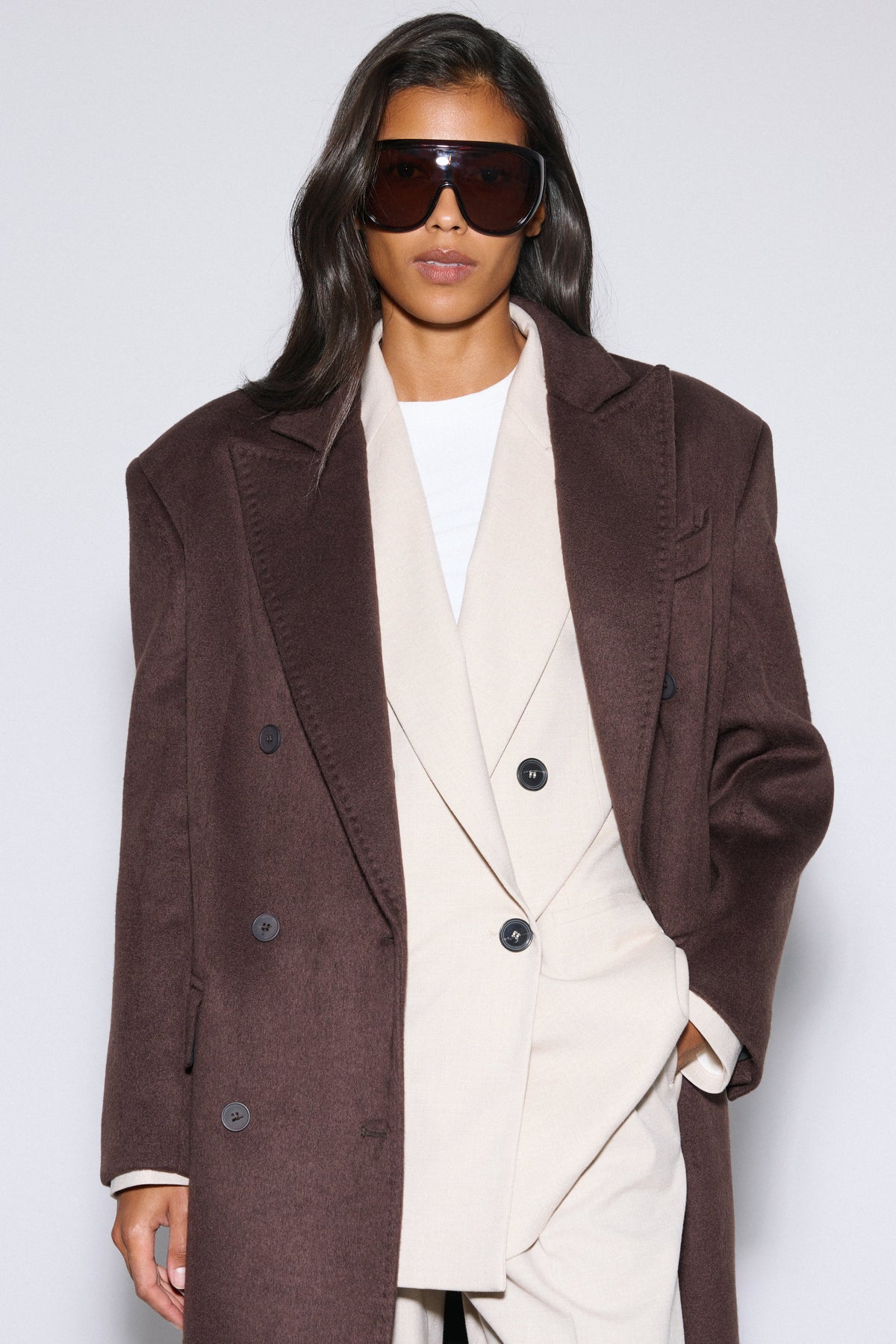 Dark brown wool-cashmere blend women's coat with structured broad shoulders, Estro.
